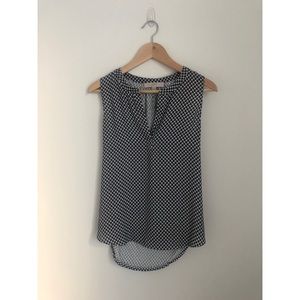 V-neck sleeveless paisley print blouse